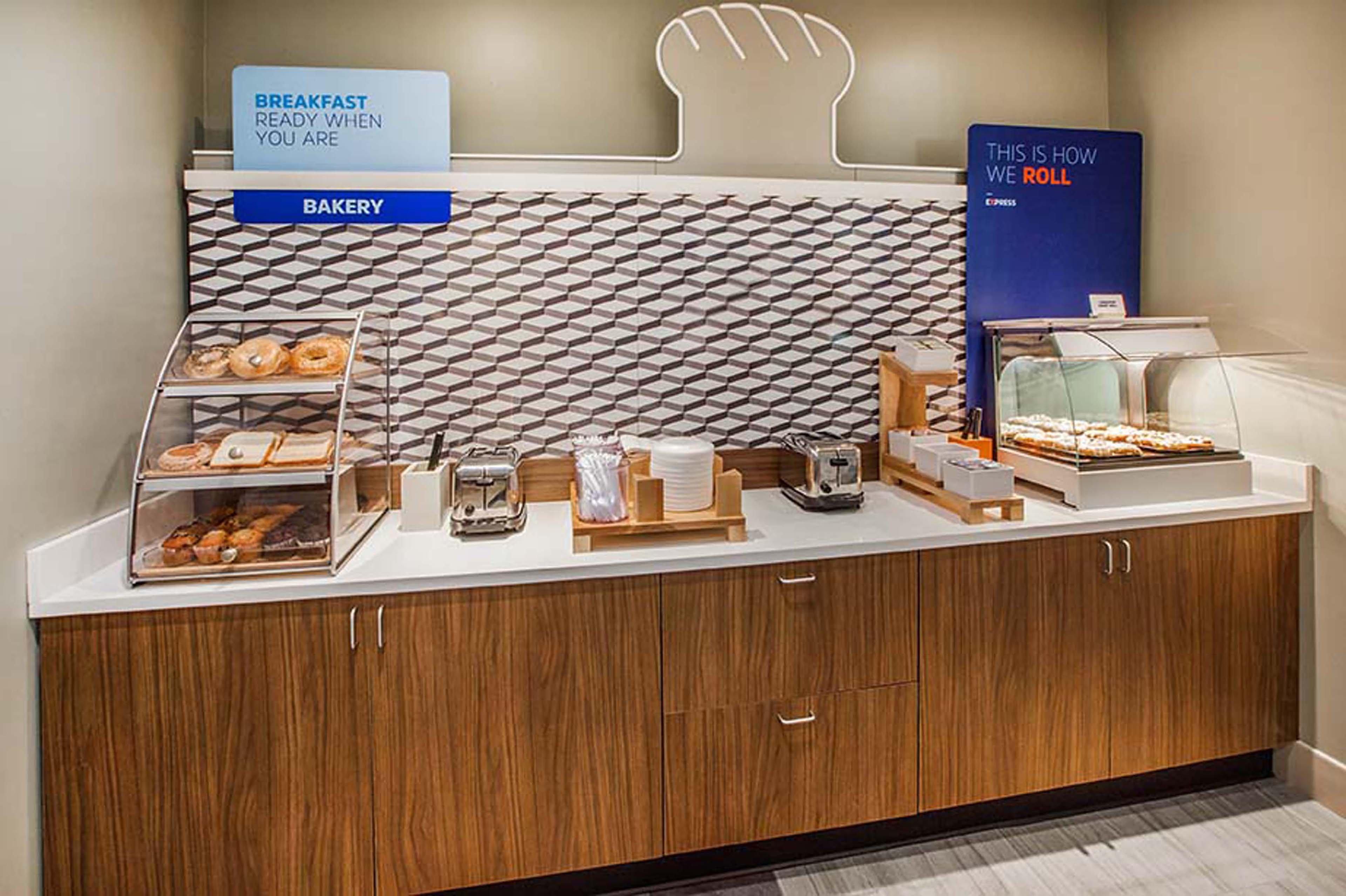 Holiday Inn Express Covington-Madisonville By Ihg Esterno foto